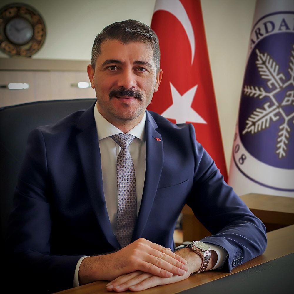 <p><span style="color:#FFA500;">zaferaykanat@ardahan.edu.tr</span></p>

<table cellpadding="0" cellspacing="0">
</table>
