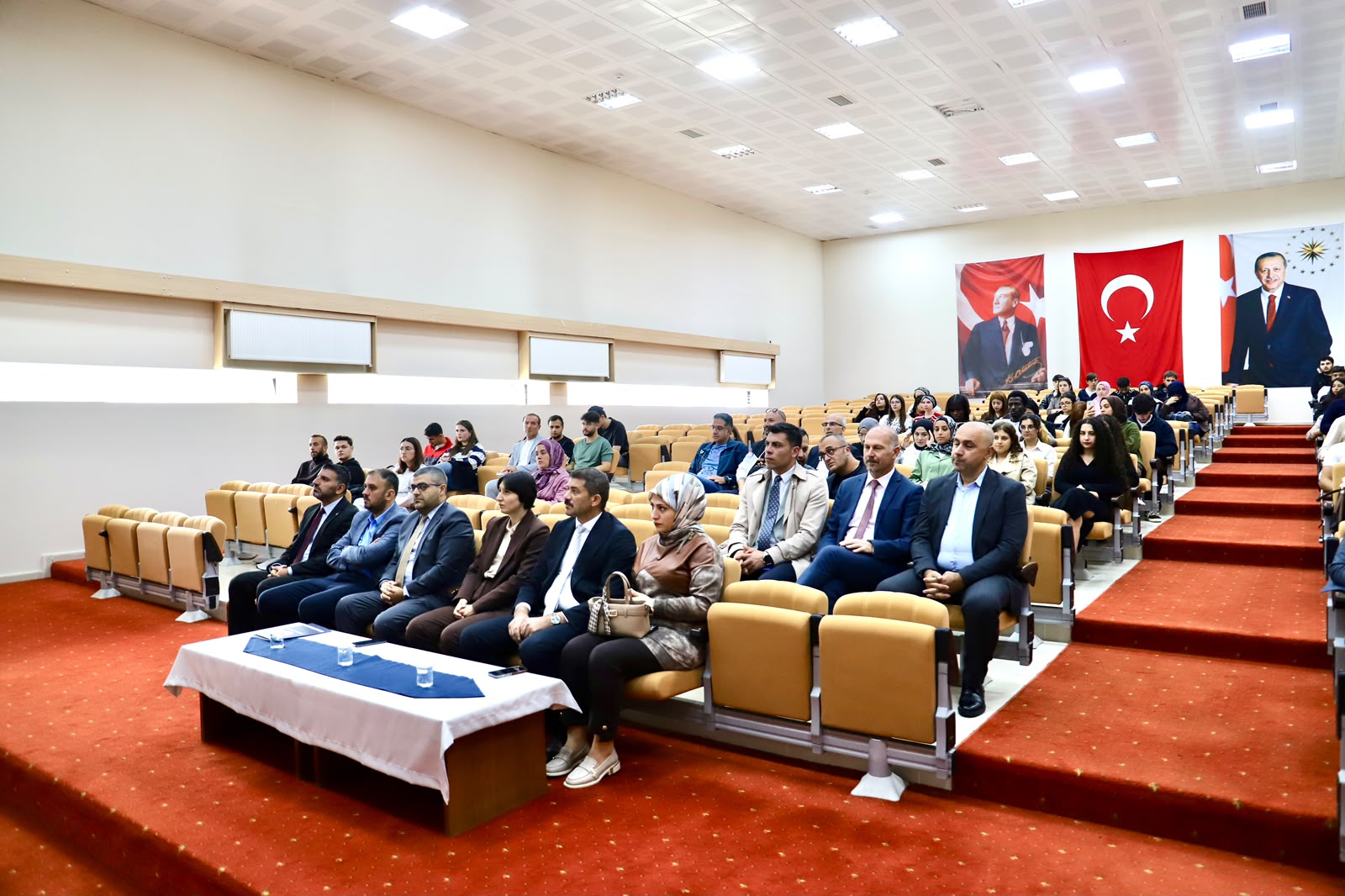 İİBF’de Akademik Yılın İlk Dersi: Ar-Ge ve İnovasyon Arasındaki Mesafe ve Türkiye'nin İnovasyon Performansı