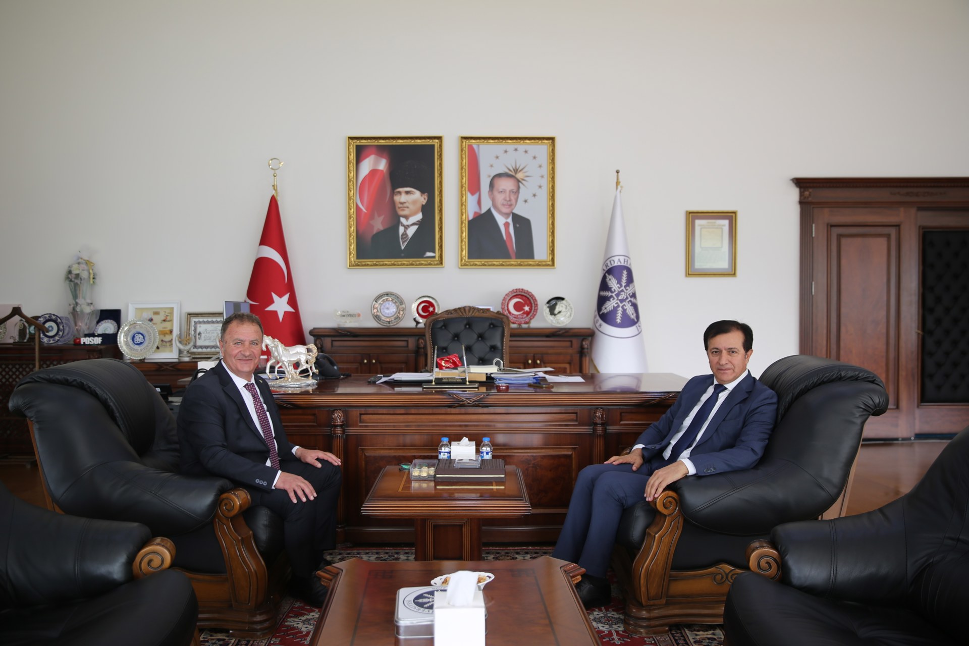 Ardahan İl Millî Eğitim Müdürü Sayın Kenan Kaya’dan Rektörümüze İade-i Ziyaret