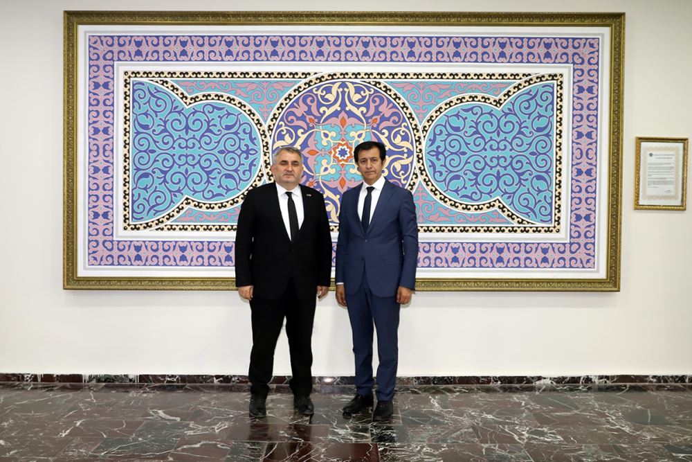 Artvin Çoruh Üniversitesi Rektöründen Rektörümüz Prof. Dr. Öztürk Emiroğlu’na Ziyaret