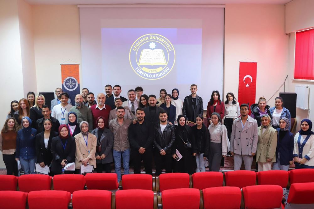Cumhuriyetin 102. Yılında Edebiyatın Işığı Türkoloji Kulübüyle Parladı