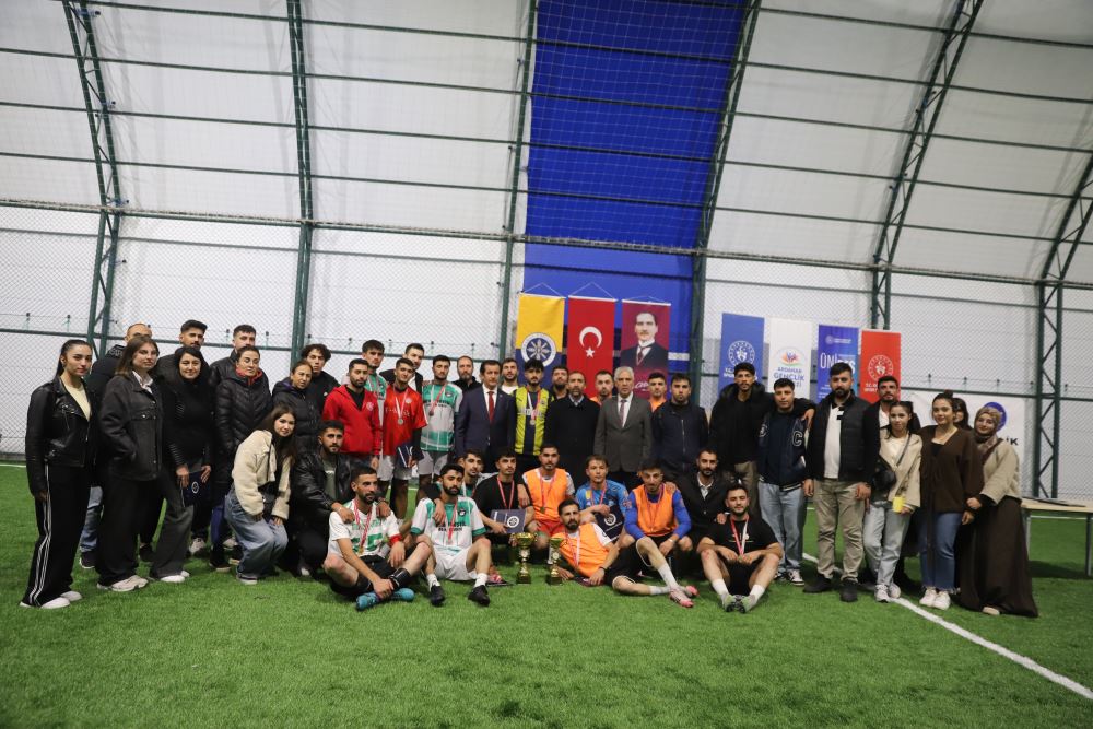 “Sen de Takımını Kur, ARÜ’de Efsane Ol” Futbol Turnuvası Sona Erdi