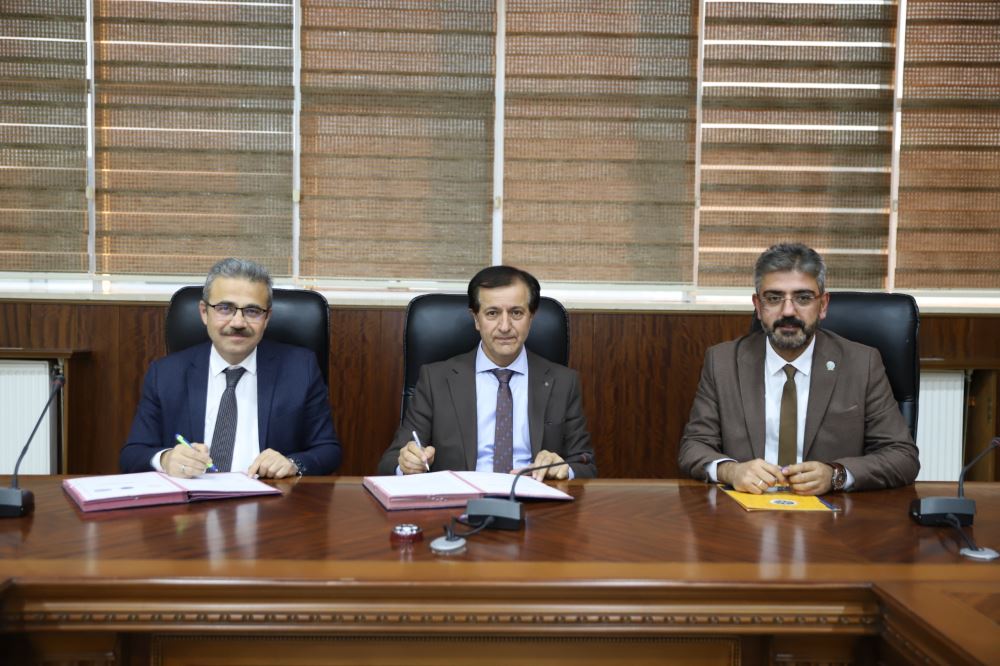 Üniversitemiz ile Ardahan Yunus Emre Anadolu Lisesi Arasında İş Birliği Protokolü İmzalandı