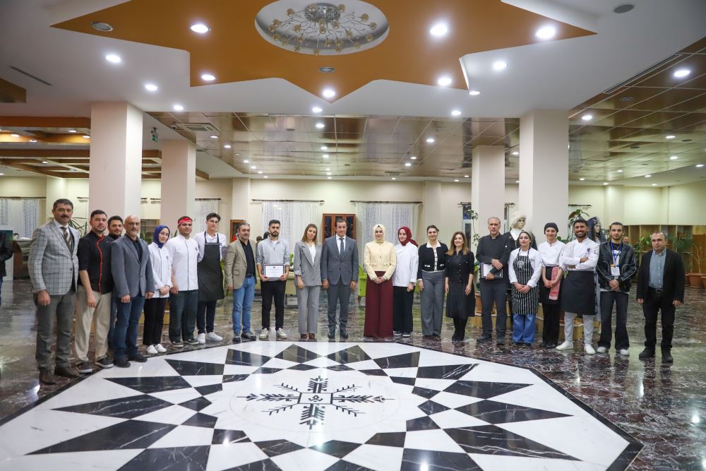 Üniversitemizde Aşçılık Programı Öğrencilerine Yönelik Kruvasan Eğitimi ve Tadım Etkinliği Düzenlendi