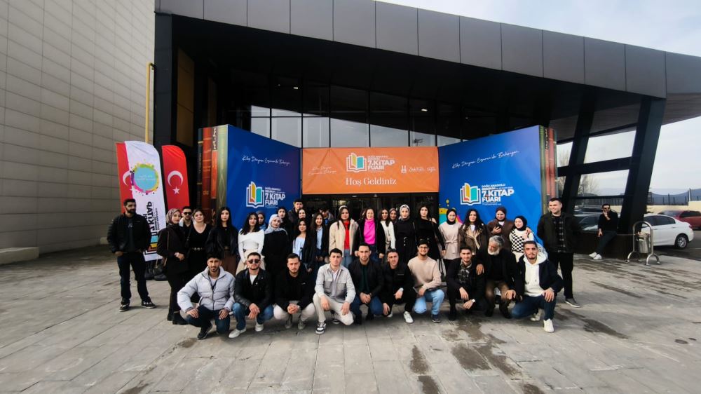 Nihat Delibalta Göle MYO Öğrencileri “Bir Kitap, Bir Buluşma-Sosyal Girişimcilik Projesi” Kapsamında Doğu Anadolu Erzurum 7. Kitap Fuarı’nı Ziyaret Etti