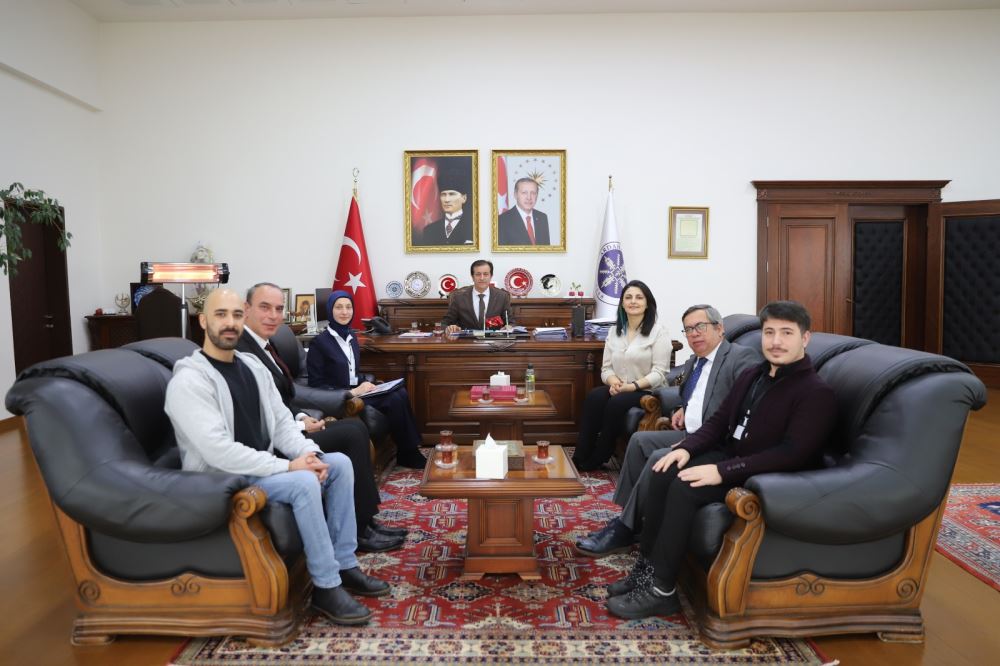 Üniversitemiz Ombudsmanlık Kulübü’nden Rektörümüze Ziyaret