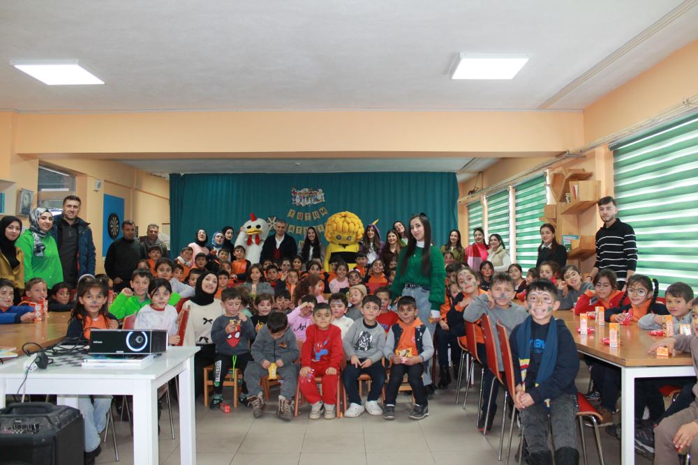 Üniversitemiz Sağlık Yönetimi Öğrencilerinden Hanak’ta Anlamlı Sosyal Sorumluluk Etkinliği
