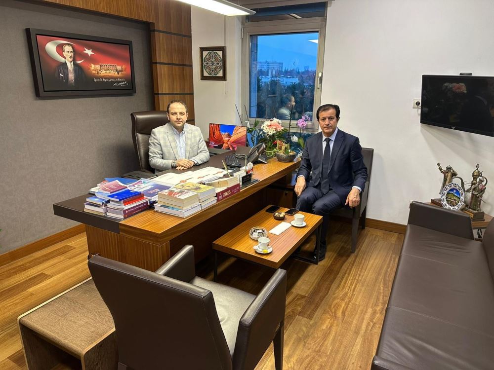 Rektörümüz Prof. Dr. Öztürk Emiroğlu’ndan AK Parti Ardahan Milletvekili Kaan Koç’a Nezaket Ziyareti