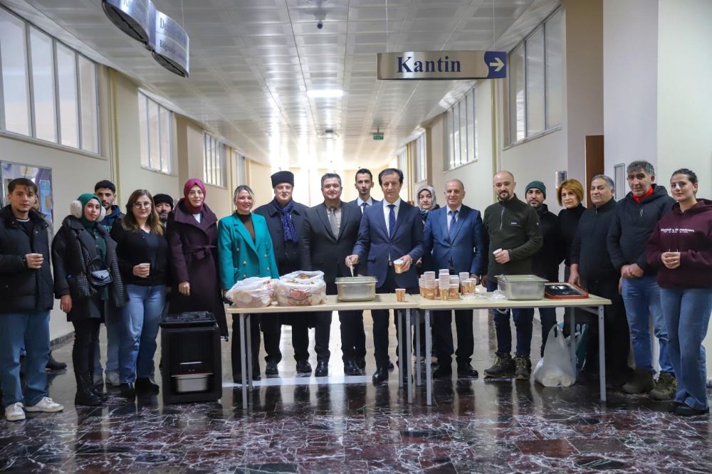 Final Haftasında Öğrencilere Sıcak Destek: Rektörümüzden Çorba İkramı