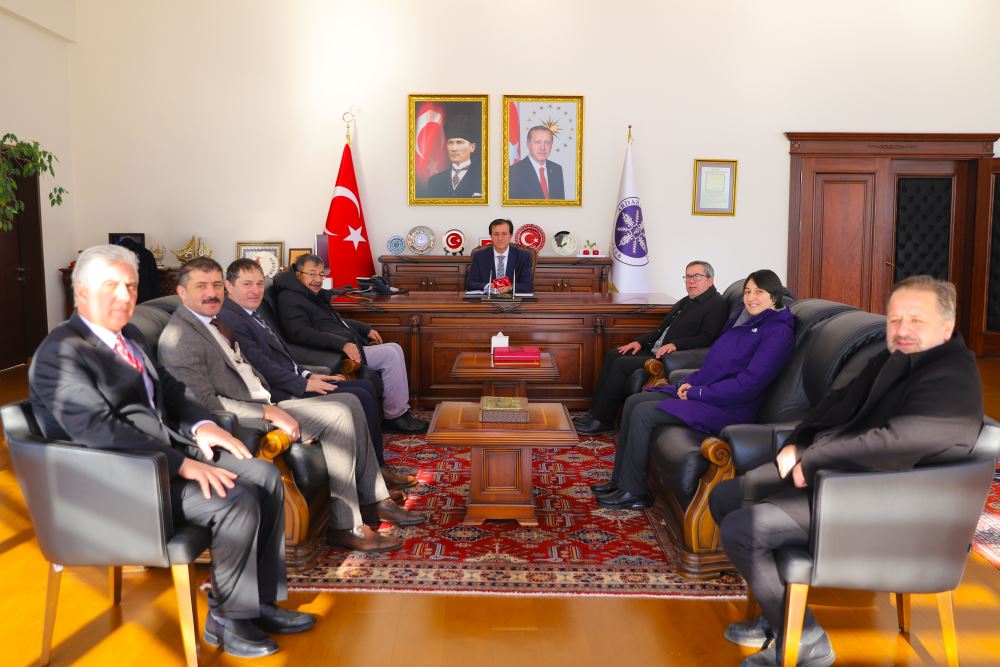 Yazar Hayati İnanç Rektörümüz Prof. Dr. Öztürk Emiroğlu’nu Ziyaret Etti