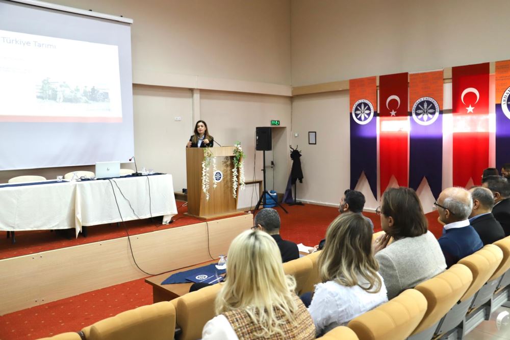 İİBF’de Bahar Yarıyılı “Türkiye Tarımının Dünü, Bugünü, Yarını” Dersiyle Başladı