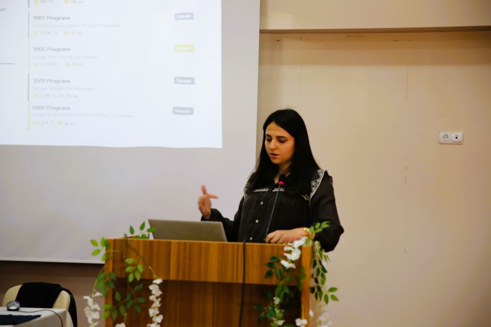 Üniversitemizde TÜBİTAK SOBAG Projelerine Yönelik Eğitim Düzenlendi