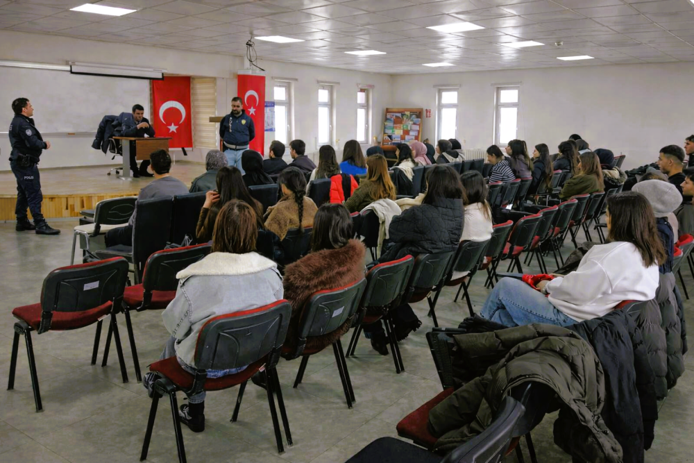 Üniversitemiz Çıldır MYO’da Siber Güvenlik ve Farkındalık Eğitimi Düzenlendi