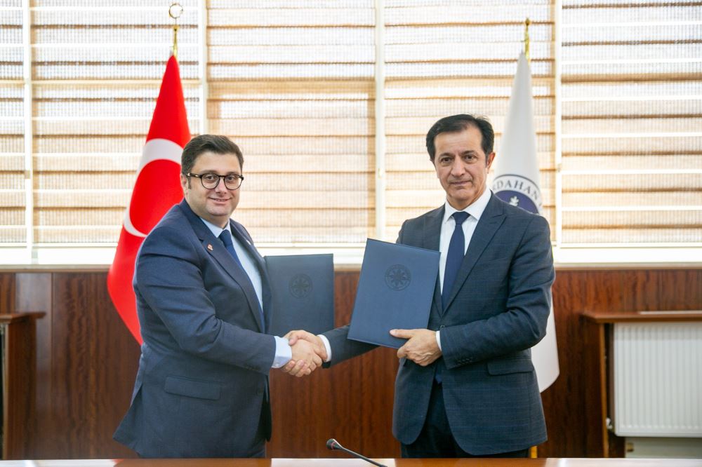 Üniversitemiz ile GOSB Teknopark A.Ş. Arasında İş Birliği Protokolü İmzalandı