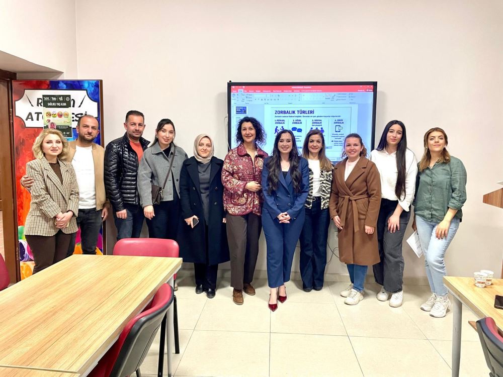 Üniversitemiz ARÜSEM Bünyesinde "Akran Zorbalığı Ebeveyn Semineri" Düzenlendi