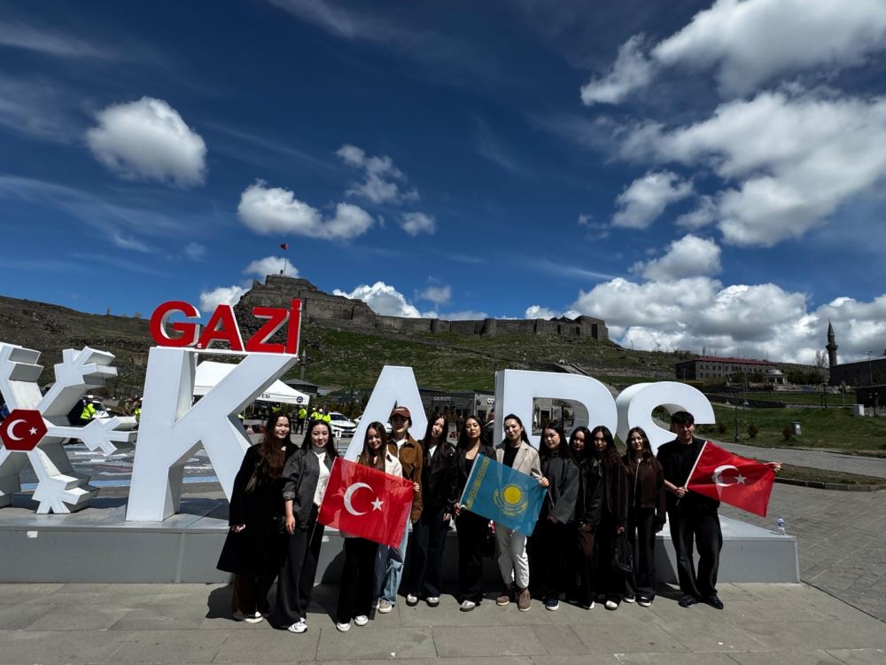 Üniversitemizin Uluslararası Öğrencileri Kars’ın Tarihi ve Bilimsel Mirasıyla Buluştu