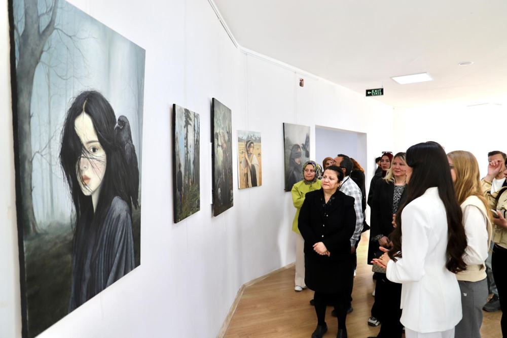 Üniversitemiz Güzel Sanatlar Fakültesi Öğrencisi Hividar Özkan’ın Bitirme Projesi Sergisi Sanatseverlerle Buluştu