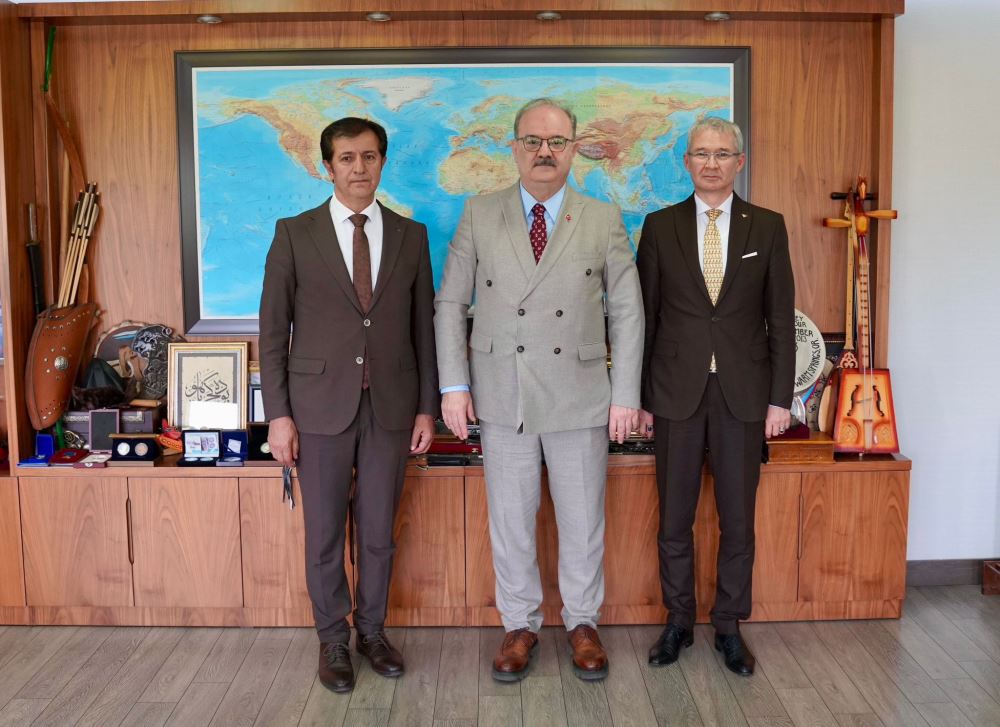 Rektörümüz Sayın Prof. Dr. Öztürk Emiroğlu ve Genel Sekreterimiz Sayın H. Caner Akkurt, Kültür ve Turizm Bakan Yardımcısı Sayın Dr. Serdar Akçam'ı Ziyaret Etti  