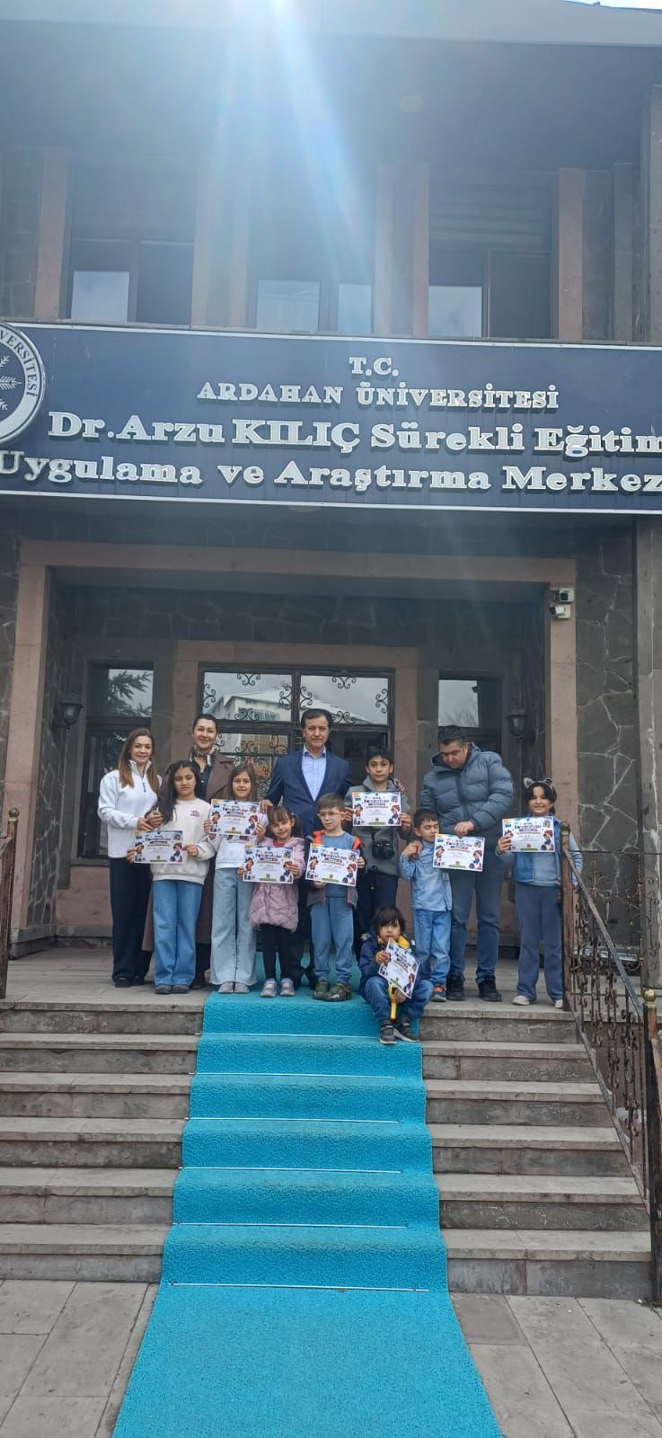 Rektörümüz Prof. Dr. Öztürk Emiroğlu Minik Fotoğrafçıların Sertifika Heyecanına Ortak Oldu