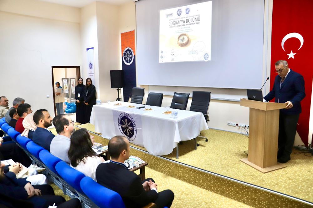  Üniversitemiz Ev Sahipliğinde "I. Coğrafya Öğrenci Araştırmaları Konferansı" Başladı