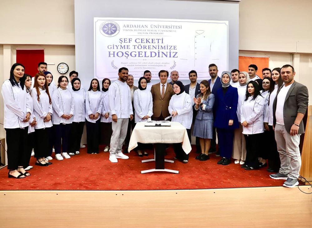 Ardahan Üniversitesi Teknik Bilimler MYO Aşçılık Programı 2025-2026 Eğitim-Öğretim Yılı Şef Ceketi Giyme Töreni Gerçekleştirildi