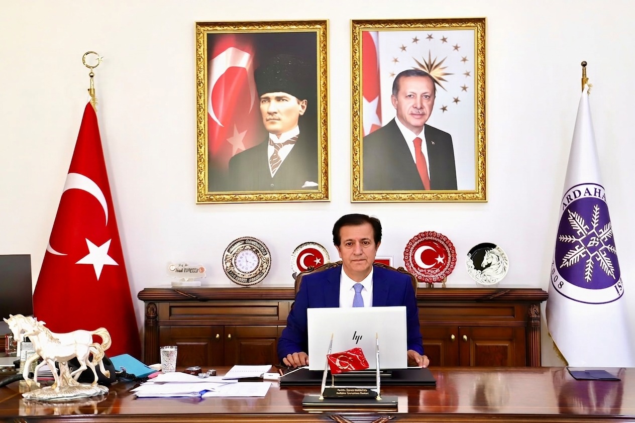 Rektörümüz Prof. Dr. Öztürk Emiroğlu'nun TVNET Tercih Rehberi programındaki röportajı.