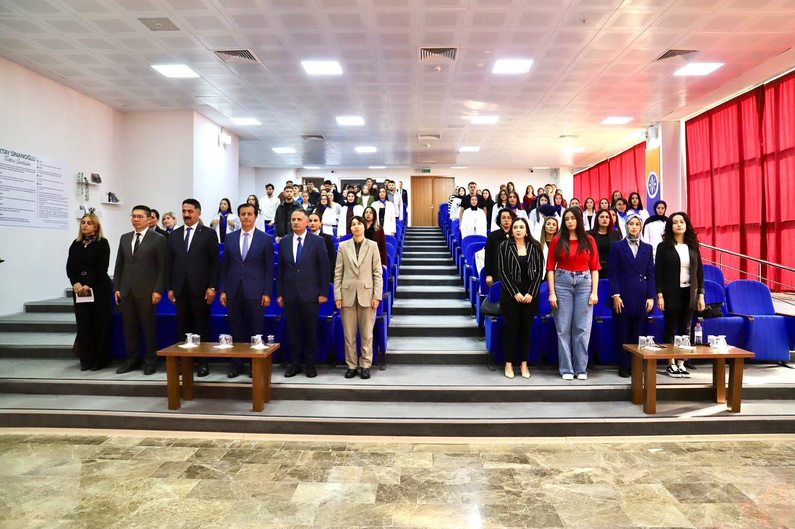 Üniversitemizde “Mavi Dokunuşlar” Panelinde Saç ve Cilt Sağlığı Ele Alındı